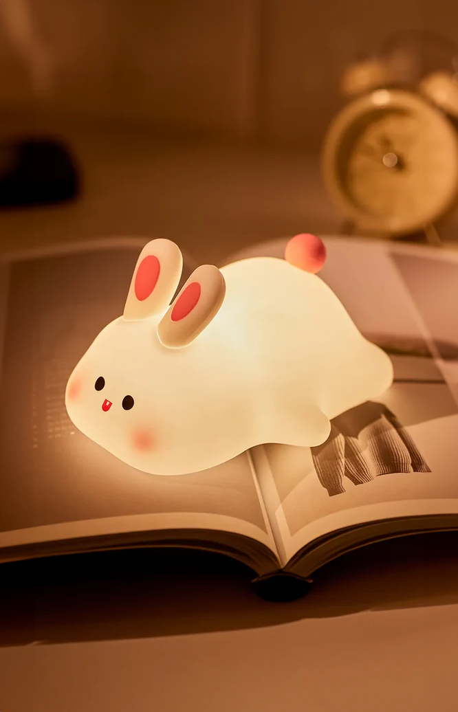 🎁 Milo a Nyuszi - Éjjeli LED Lámpa🐰 (100% off)